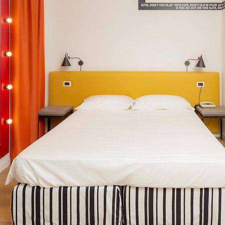 Wave Hotel Acireale Exterior photo