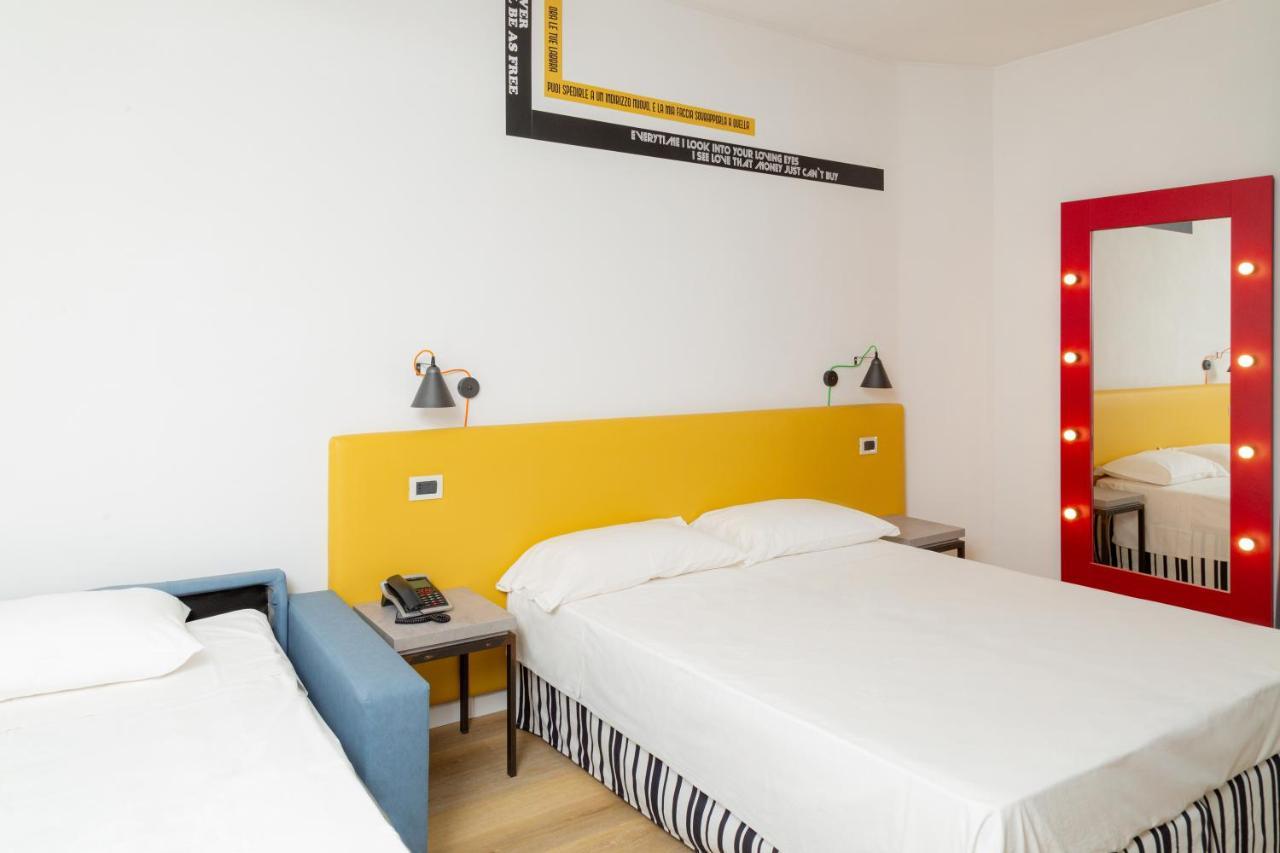 Wave Hotel Acireale Exterior photo