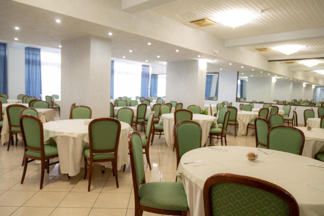 Wave Hotel Acireale Exterior photo