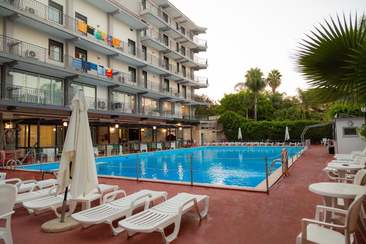 Wave Hotel Acireale Exterior photo