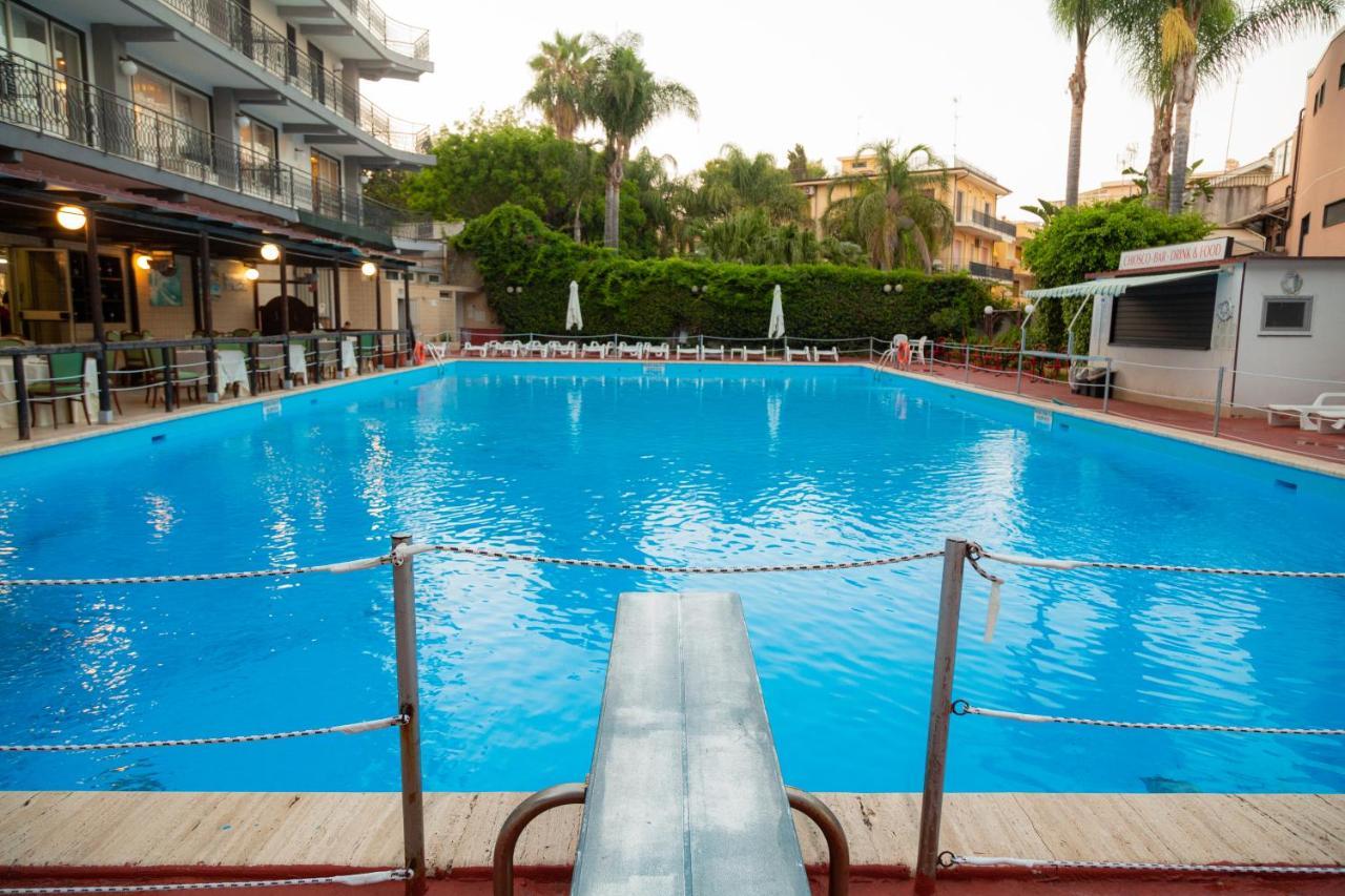 Wave Hotel Acireale Exterior photo