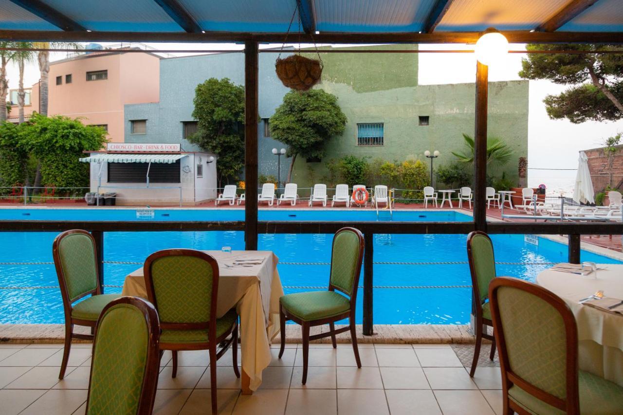 Wave Hotel Acireale Exterior photo