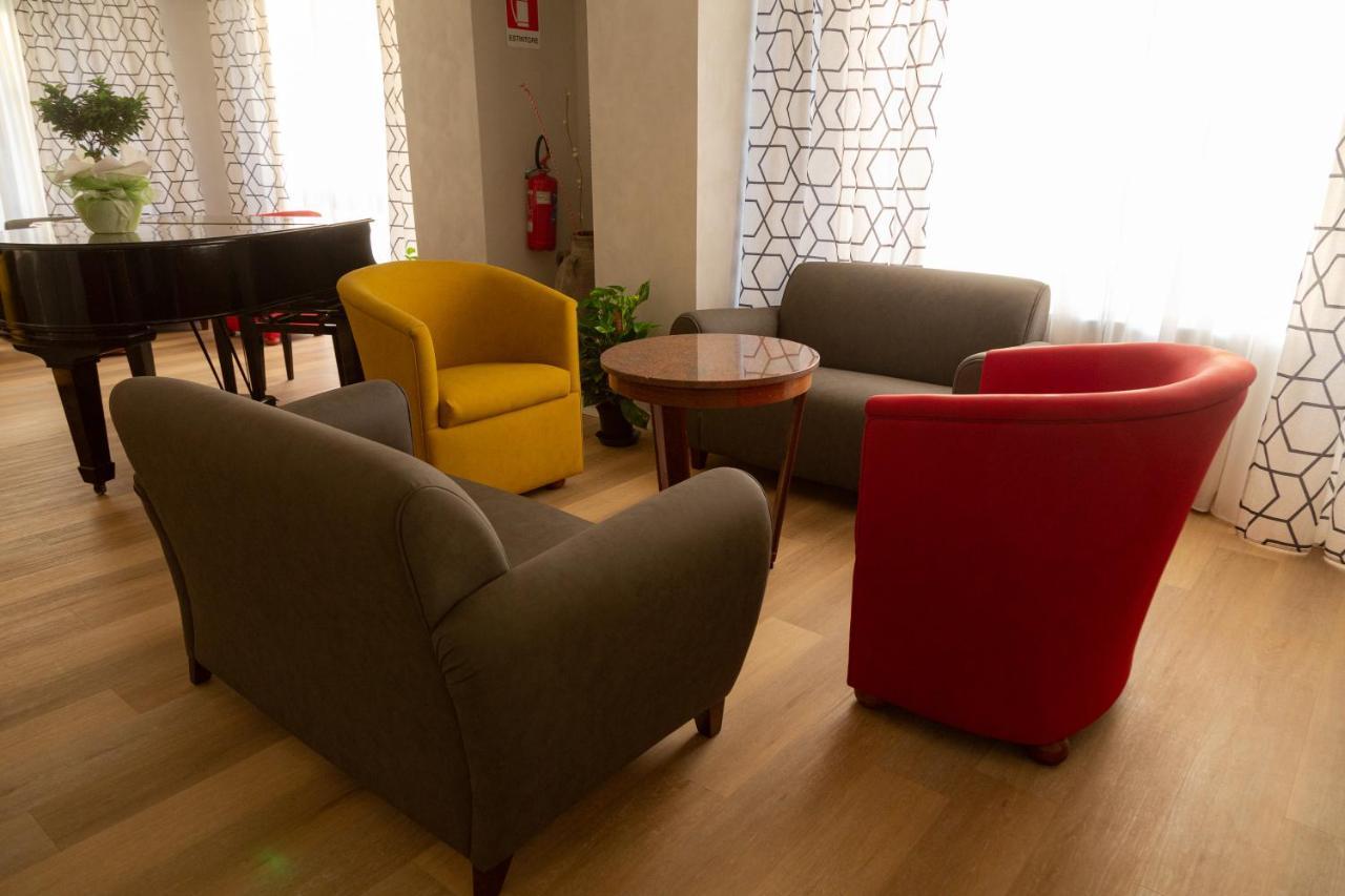 Wave Hotel Acireale Exterior photo