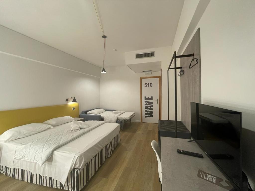 Wave Hotel Acireale Exterior photo