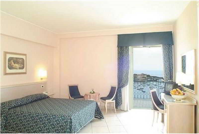Wave Hotel Acireale Exterior photo