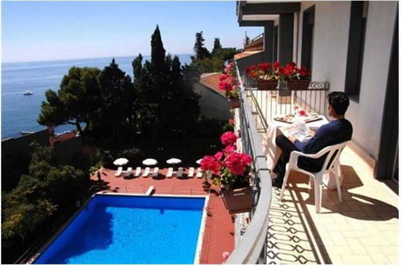 Wave Hotel Acireale Exterior photo