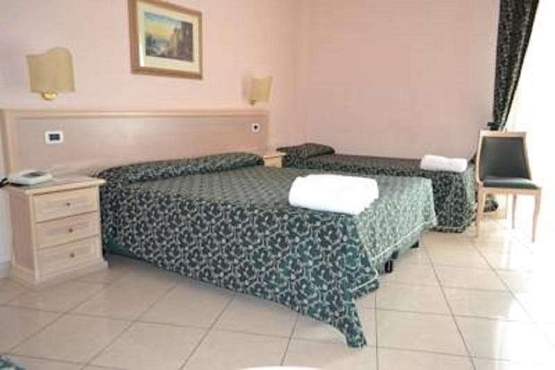 Wave Hotel Acireale Exterior photo