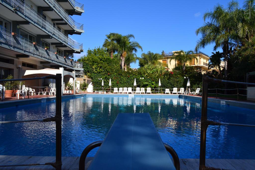 Wave Hotel Acireale Exterior photo